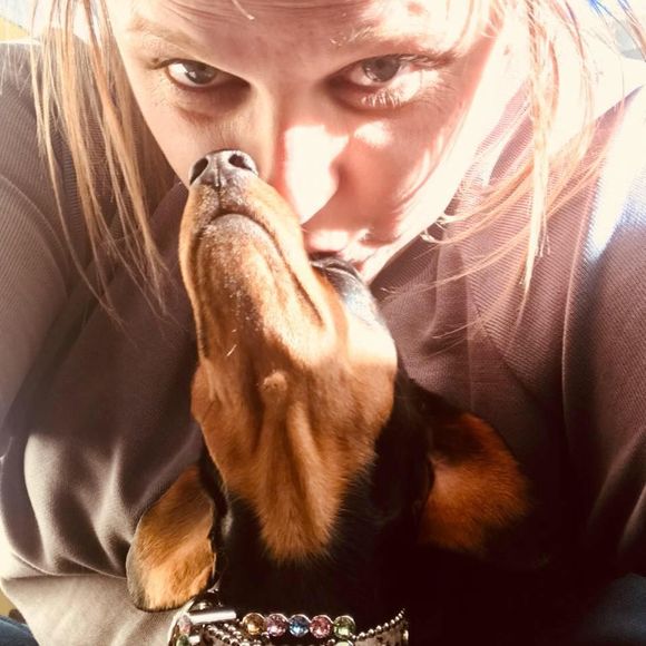 Meet your Posher, Corinne - Picture 1 of 1